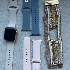 Apple Watch SE- Rose Gold with 4 watch bands